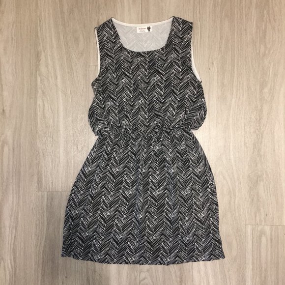 Kakamee Casual Patterned Dress - Picture 3 of 5